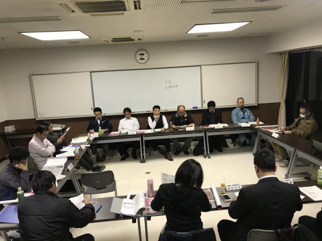 芳賀康宜会長から、卒業生への記念品購入に関する協議2が上程されました。